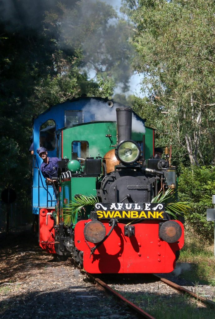 steam train tours qld